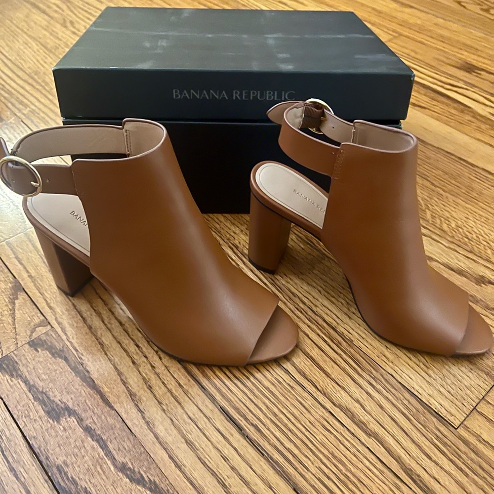 Banana Republic Women's Brown Peep-Toe Heels